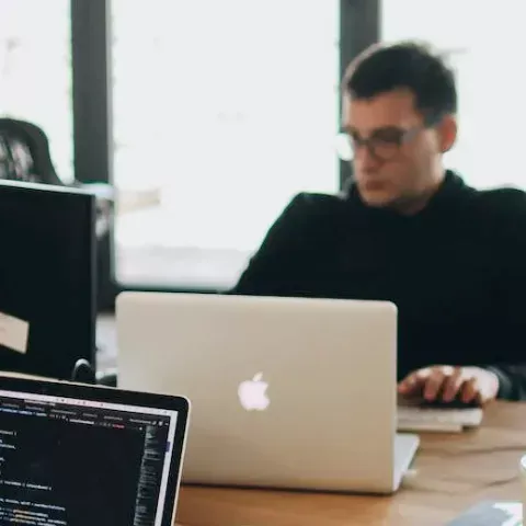 Individualių projektų ir web-aplikacijų kūrimas